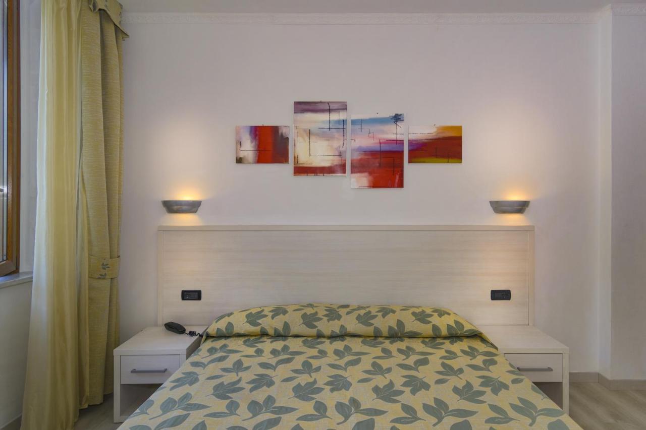 Hotel Vittoria Viareggio Dış mekan fotoğraf