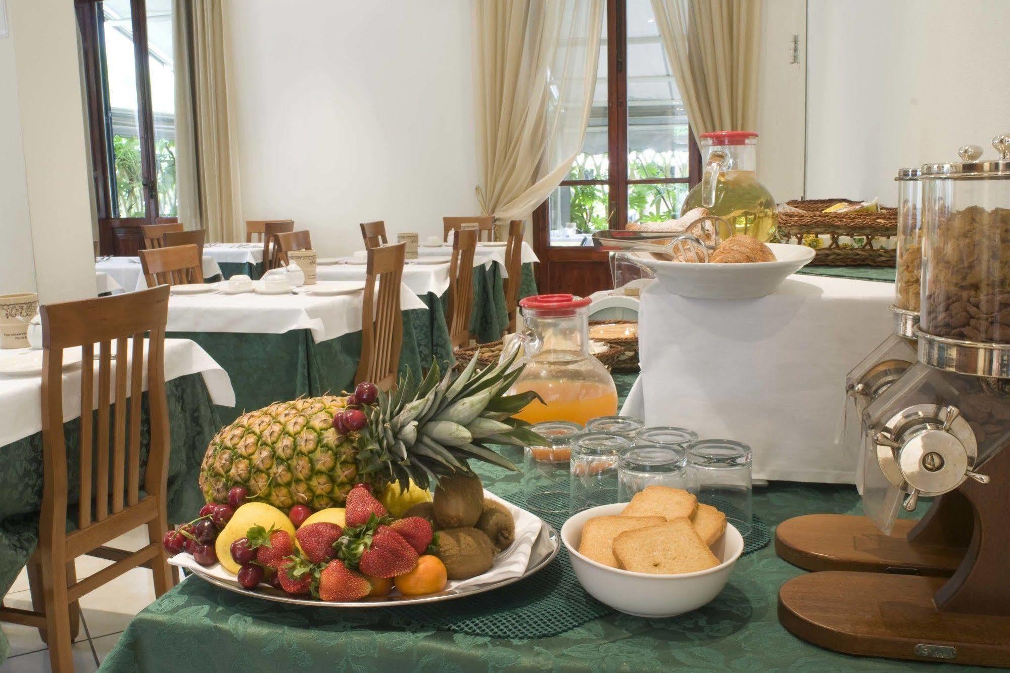 Hotel Vittoria Viareggio Dış mekan fotoğraf